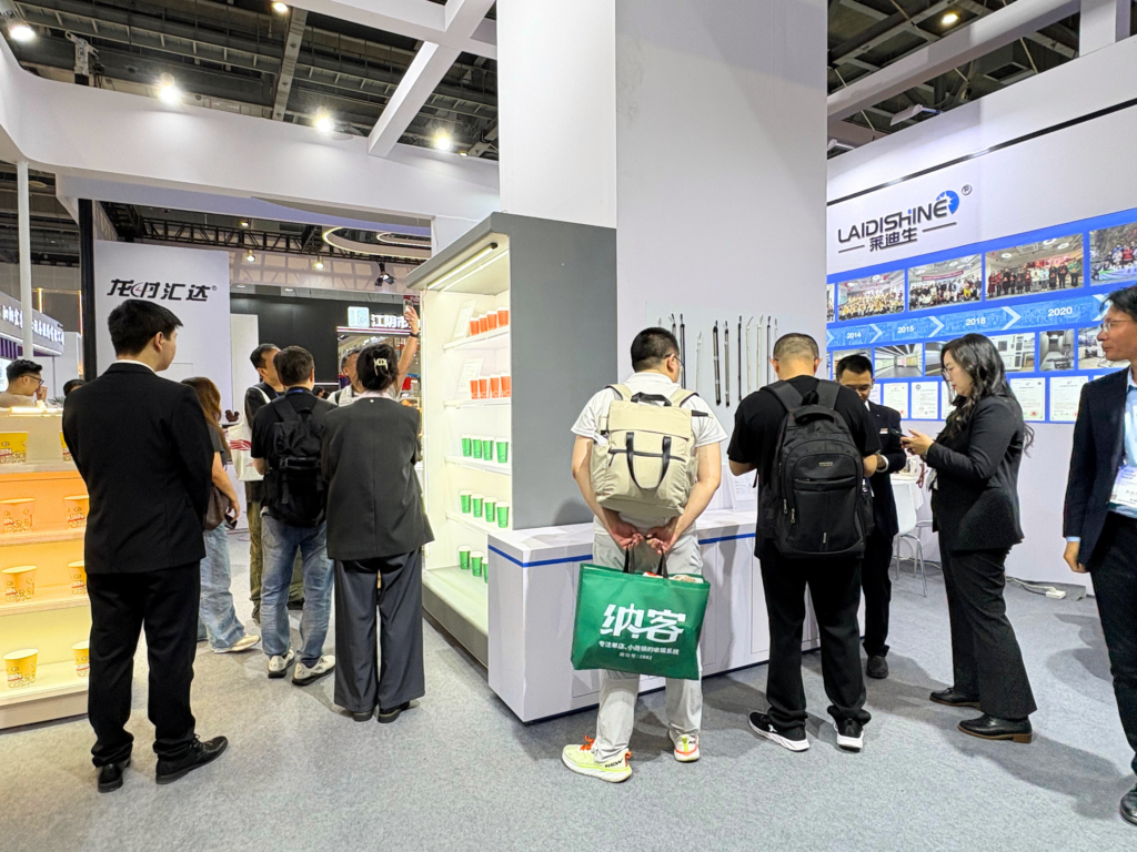 Customer Visit Laidishines Commercial Light