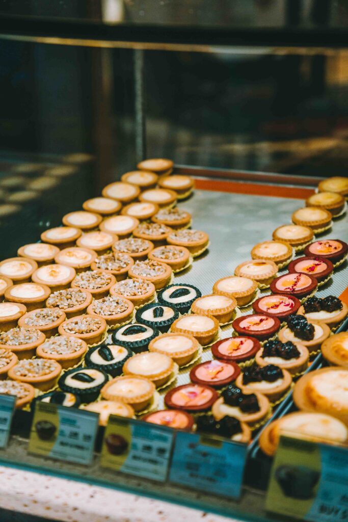 Professional Bakery Display Case Lighting Boosts Store Sales
